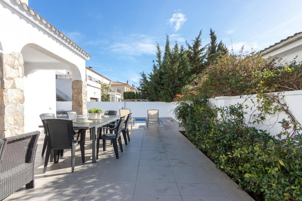 Empurialola - Casa Todo Confort, Con Piscina, Cerca De La Playa Y Centro - 131 Empuriabrava Luaran gambar