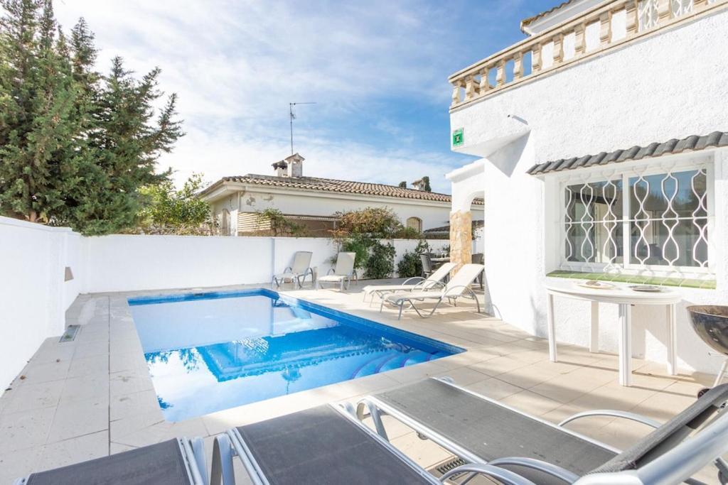 Empurialola - Casa Todo Confort, Con Piscina, Cerca De La Playa Y Centro - 131 Empuriabrava Luaran gambar